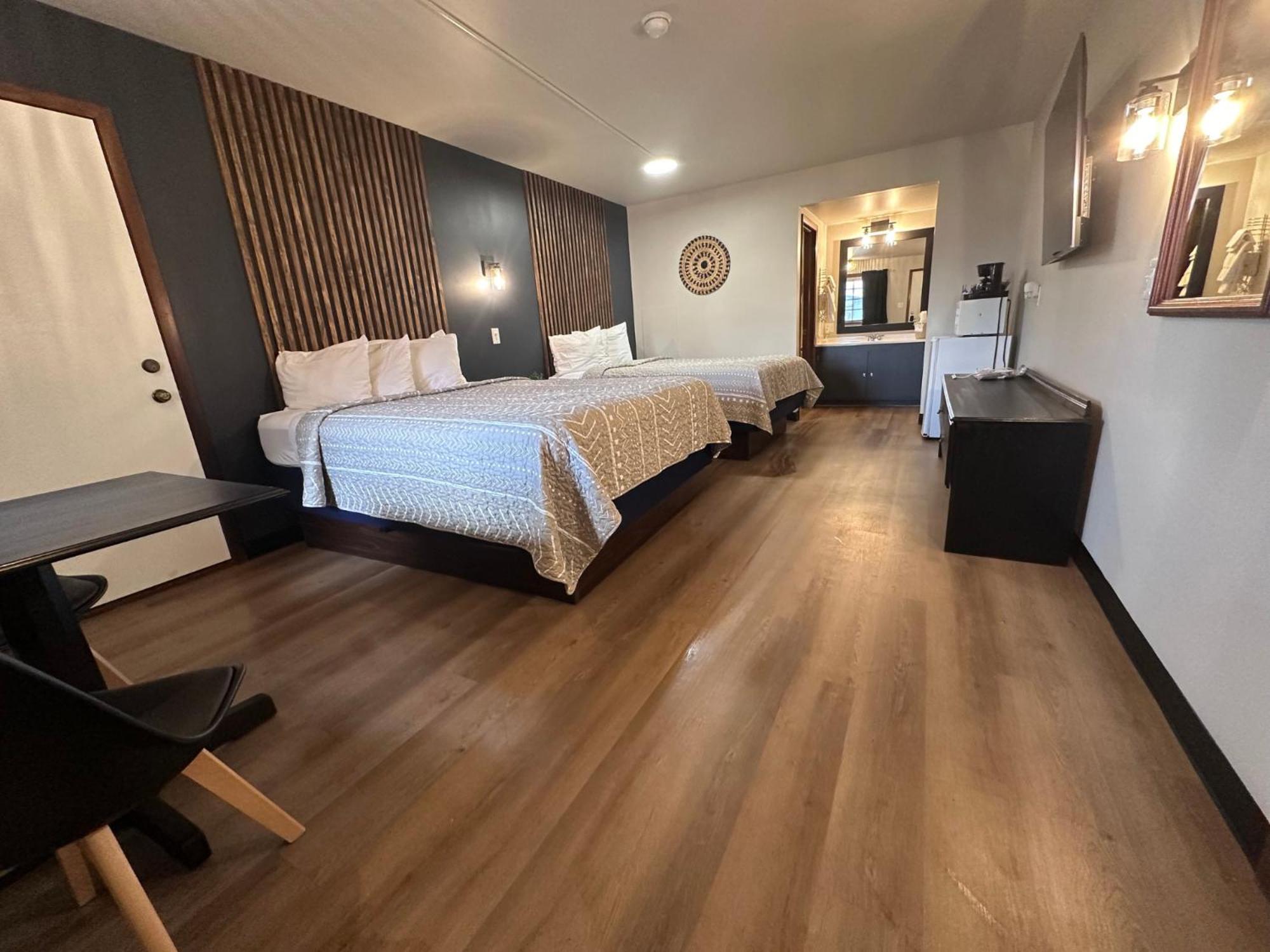 The Roscoe Boutique Motel Coshocton Room photo